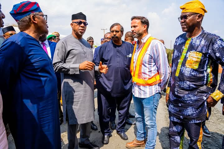 Gov. Abiodun, Dangote, Inspect Ongoing Construction of 100.5km Obelle-Ilaro-Papalanto-Shagamu Road Gov. Abiodun, Dangote, Inspect Ongoing Construction of 100.5km Obelle-Ilaro-Papalanto-Shagamu Road